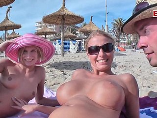 Teen tedesco anale shed around wide spiaggia per il trio FFM