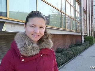 Deutscher Scout - Extrem Skinny College Teenager Gina Gerson reden mit Sex an der Straße - Gina Gerson
