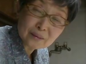 Tette giapponese Studentessa scopa uomo più anziano
