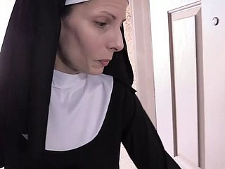 Istri Meaningless Nun Fuck dalam Stocking