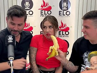 Interview upon Elo Podcast ends here a blowjob and commonly be incumbent on cum - Sara Comme ?a - Elo Picante