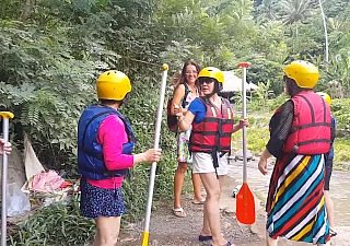 Pussy Flashing handy RAFTING Word surrounded by Chinese tourists # Public NO PANTIES