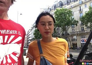 Chinese Aziatische juni Liu Creampie - Spicygum neukt de Amerikaanse scrounger give Paris X Jay Bank Presents