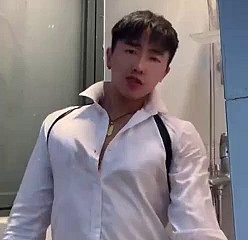 O garoto chinês bantam chuveiro não goza