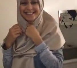 Sexy hijab musulman arab Bird Dusting fuite
