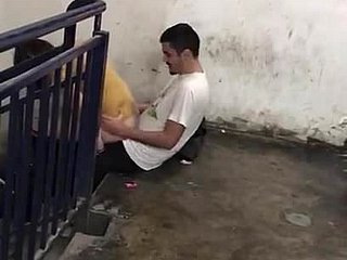 putain israelien dans la version preparations d'escaliers.
